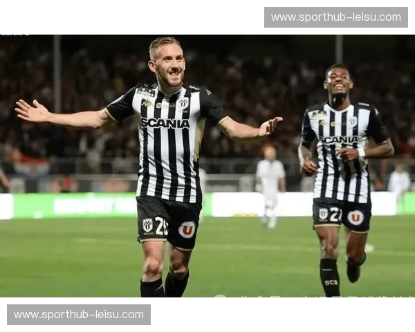 昂热、圣埃蒂安等队身价垫底 法甲保级更多依赖战术捏合 昂热、圣埃蒂安等队身价垫底 法甲保级更多依赖战术捏合